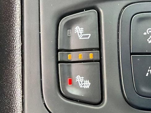Used 2023 GMC Terrain SLE w/ Driver Convenience Package FWD image 31