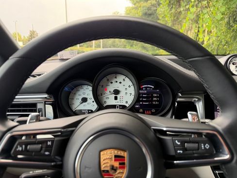 Certified 2026 Porsche Macan AWD/4WD image 10