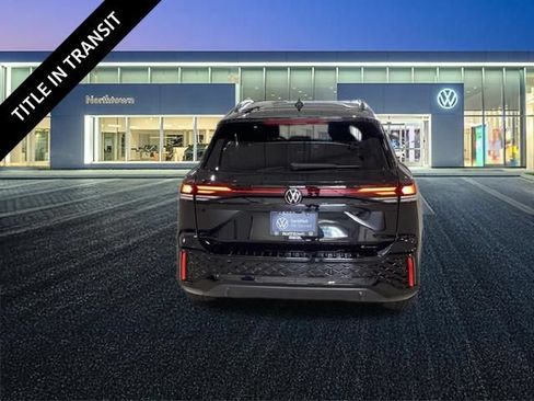 Used 2025 Volkswagen Tiguan SE R-Line AWD/4WD image 26