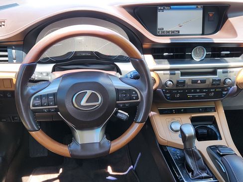 Used 2016 Lexus ES 350 w/ Navigation System Package FWD image 27
