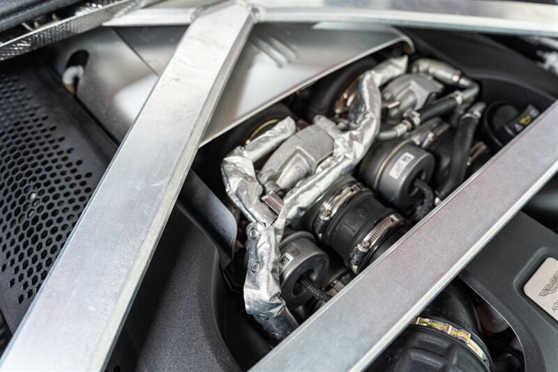 Used 2020 Aston Martin V8 Vantage Coupe RWD image 72
