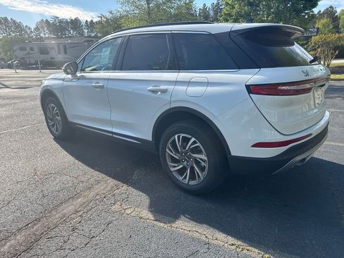 New 2026 Lincoln Corsair Premiere image 8