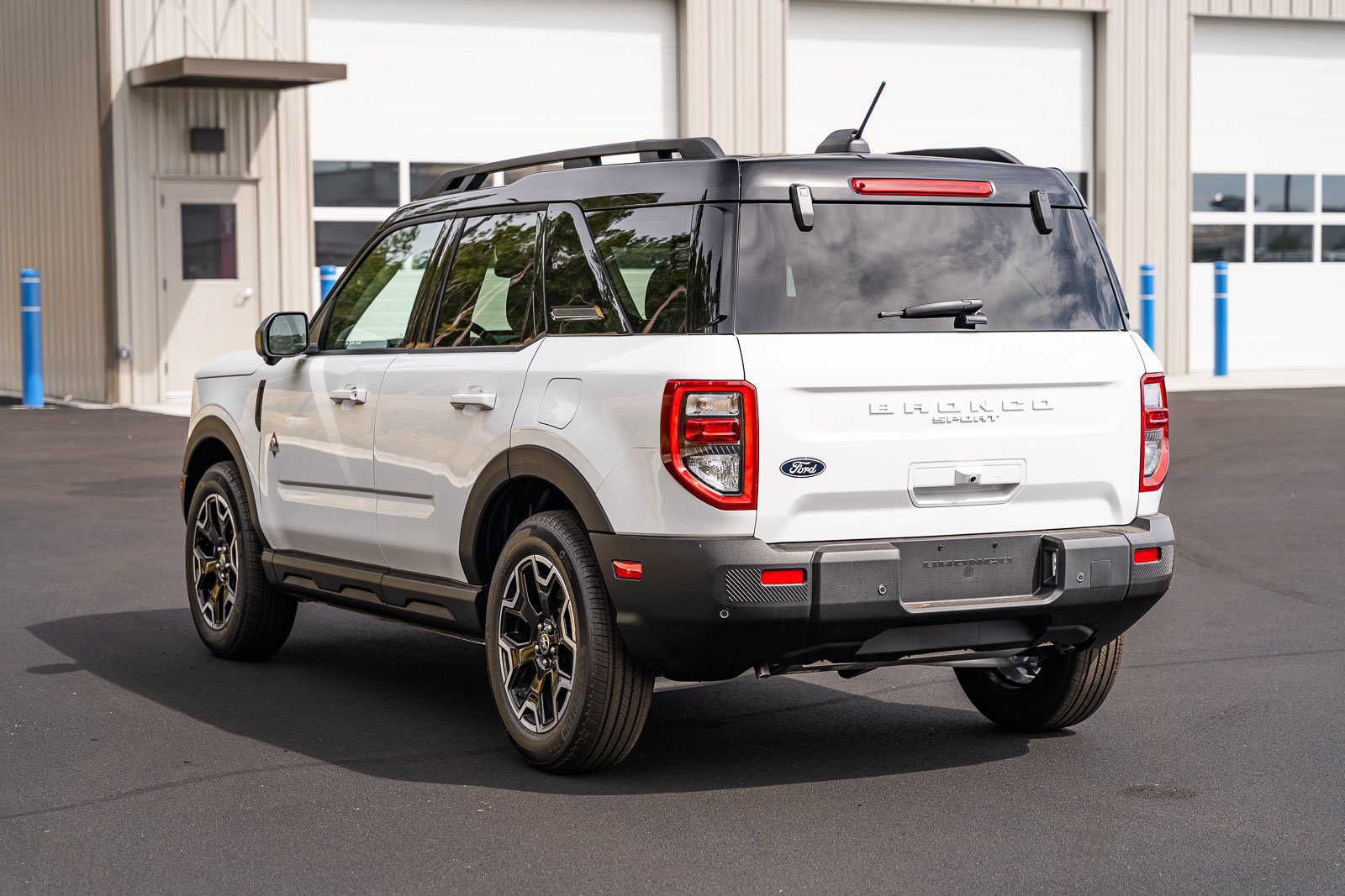 New 2026 Ford Bronco Sport Outer Banks w/ Outer Banks Tech Package+ AWD/4WD image 3