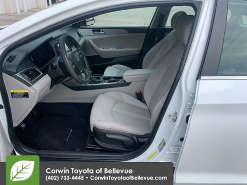 Used 2017 Hyundai Sonata SE w/ Cargo Package image 15