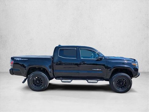 Used 2022 Toyota Tacoma TRD Sport w/ Technology Package RWD image 4