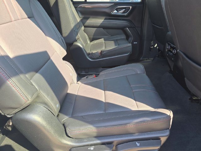 Used 2023 Chevrolet Suburban RST w/ Luxury Package AWD/4WD image 33