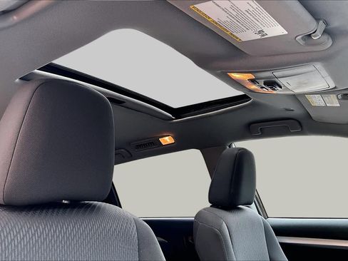 Certified 2019 Toyota Highlander LE w/ Carpet Mat Package (TMS) AWD/4WD image 14