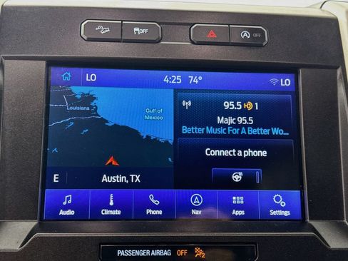 Used 2019 Ford F150 Lariat w/ Equipment Group 502A Luxury AWD/4WD image 19