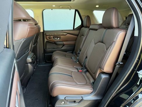 Used 2023 Honda Pilot Elite image 4