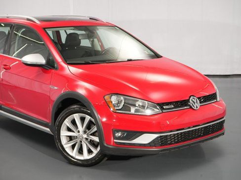 Used 2017 Volkswagen Golf Alltrack SE AWD/4WD image 8