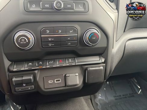 Used 2023 Chevrolet Silverado 1500 Custom AWD/4WD image 18