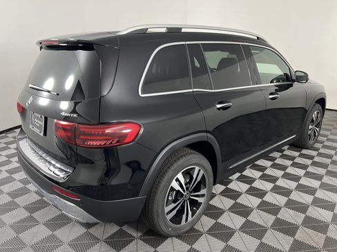 New 2025 Mercedes-Benz GLB 250 4MATIC image 12