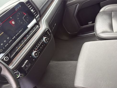 Used 2025 GMC Sierra 1500 SLT image 21