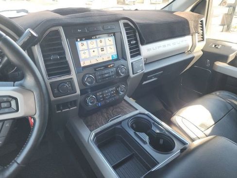 Used 2019 Ford F250 Lariat w/ Chrome Package AWD/4WD image 32