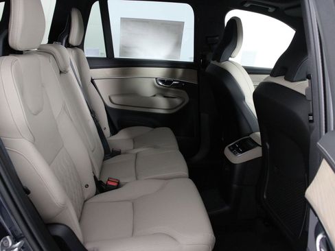 New 2026 Volvo XC90 T8 Plus w/ Protection Package Premier AWD/4WD image 11