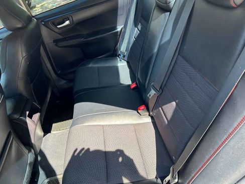 Used 2017 Toyota Camry SE FWD image 11