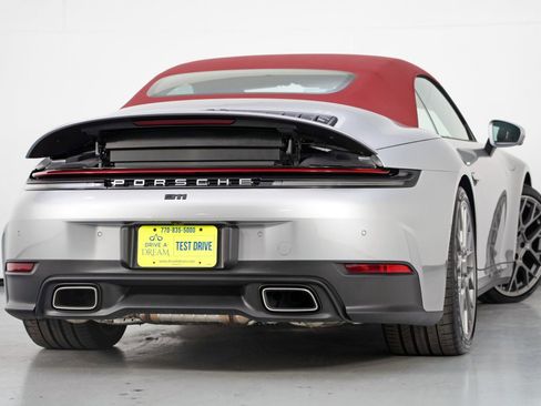 Used 2025 Porsche 911 Carrera RWD image 5