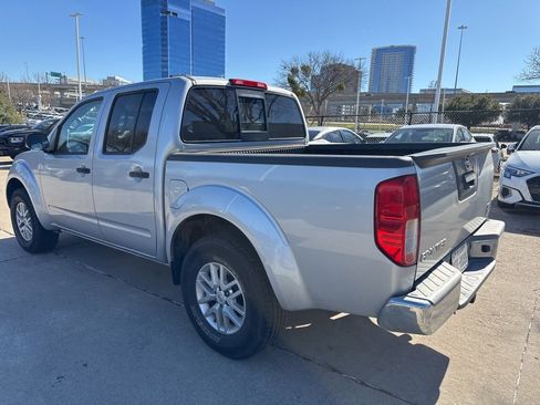 Used 2015 Nissan Frontier SV image 4