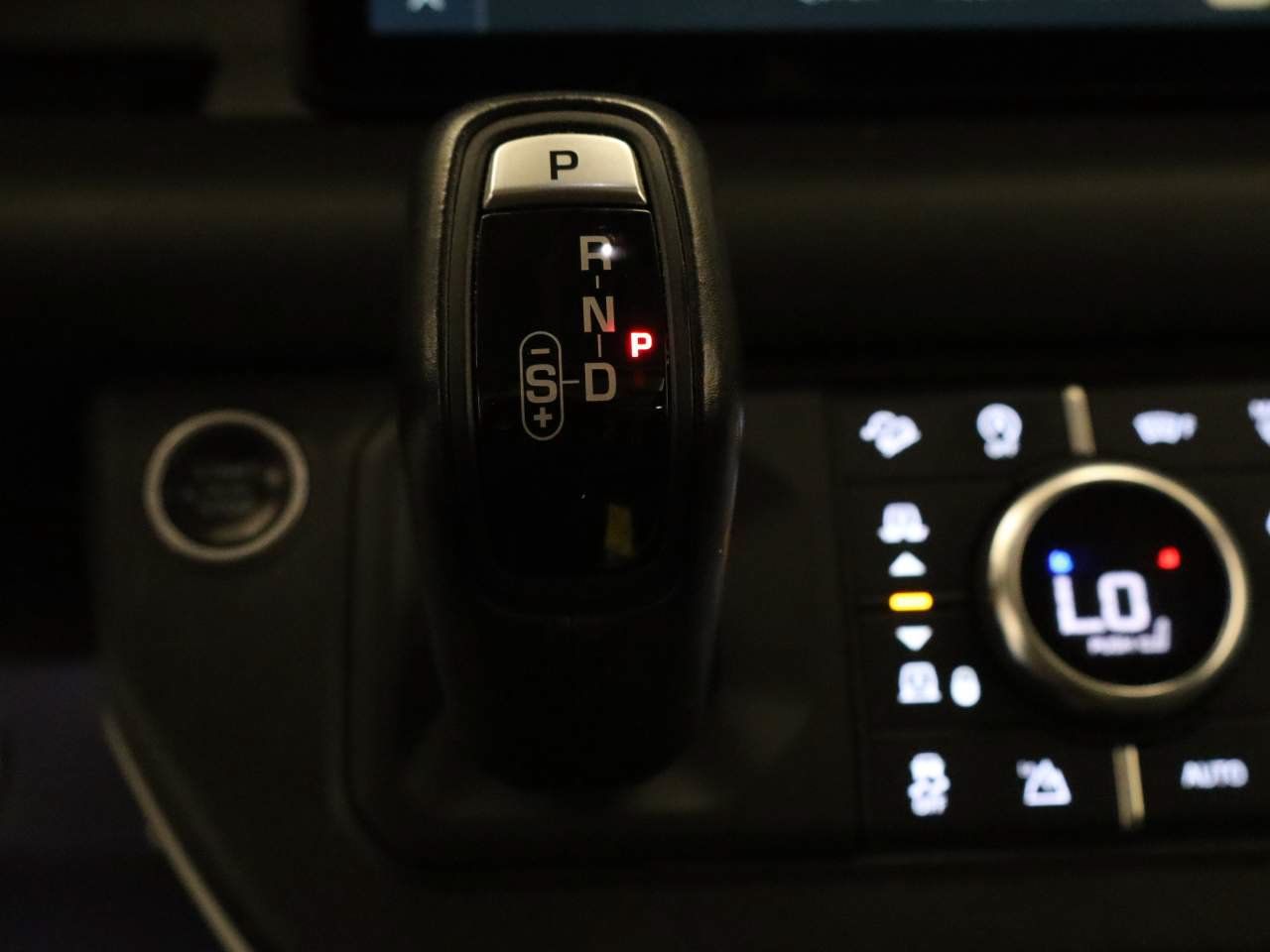 Used 2020 Land Rover Defender 110 HSE AWD/4WD image 9