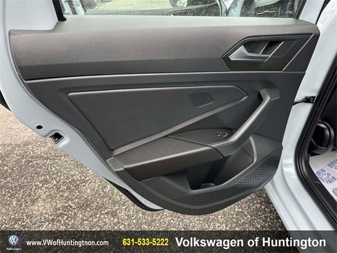 Certified 2025 Volkswagen Jetta Sport image 21