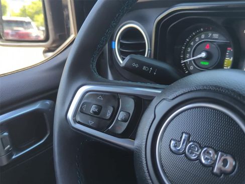 Used 2024 Jeep Wrangler High Altitude AWD/4WD image 19