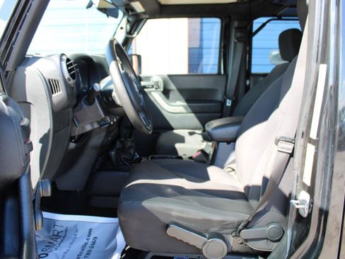Used 2015 Jeep Wrangler Unlimited Sport AWD/4WD image 20