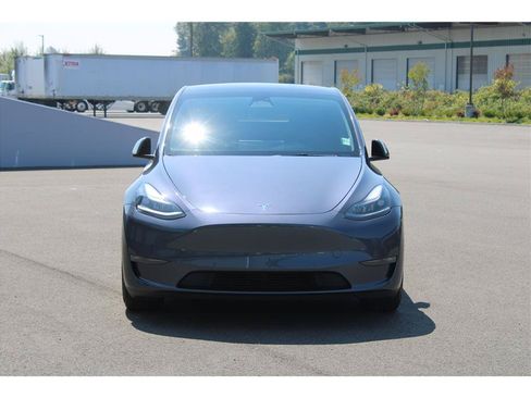 Used 2022 Tesla Model Y Performance AWD/4WD image 5