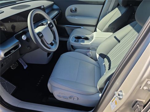 New 2026 Hyundai Ioniq 9 Calligraphy image 13