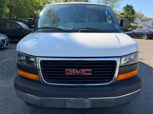 Used 2017 GMC Savana 2500 RWD image 2