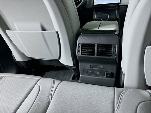 New 2026 Land Rover Range Rover Velar Dynamic SE image 24