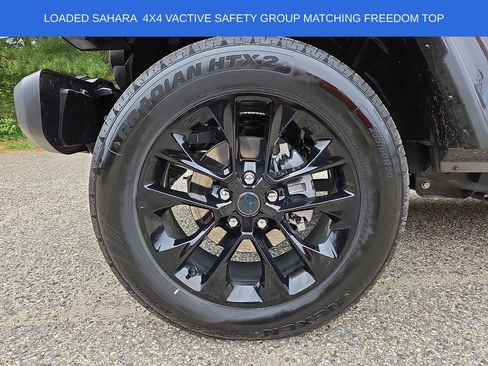 Used 2025 Jeep Wrangler Unlimited Sahara w/ Safety Group AWD/4WD image 8