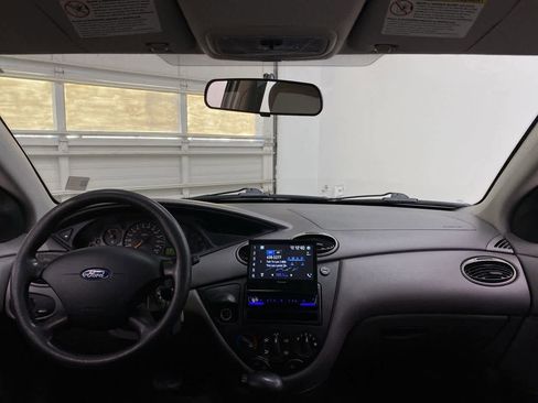 Used 2003 Ford Focus SE image 14