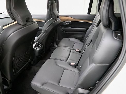 Certified 2023 Volvo XC90 B5 Plus w/ Protection Package Premier image 25