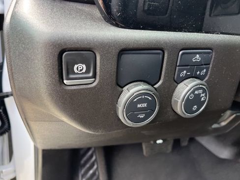 Used 2025 Chevrolet Silverado 1500 LT RWD image 15