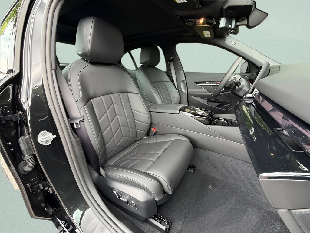 New 2027 BMW 550e xDrive w/ Premium Package AWD/4WD image 23