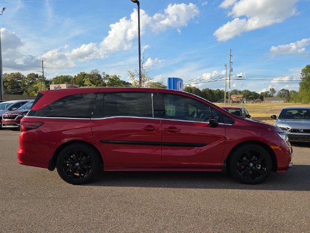 Used 2024 Honda Odyssey Sport image 2