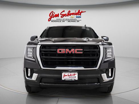 Used 2023 GMC Yukon XL SLE image 2