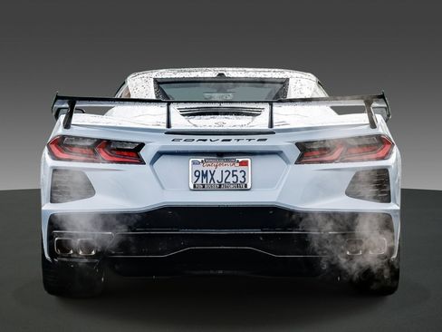 Used 2022 Chevrolet Corvette Stingray Premium Conv w/ Z51 Performance Package image 3