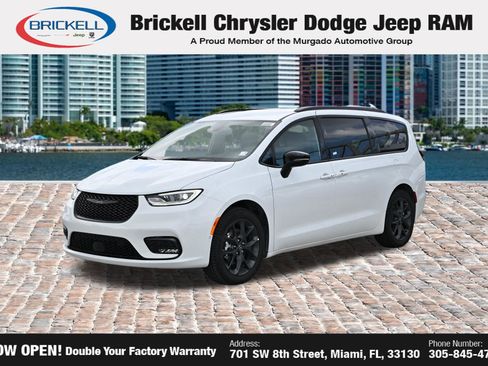 Used 2026 Chrysler Pacifica Select w/ S Appearance Package FWD image 1