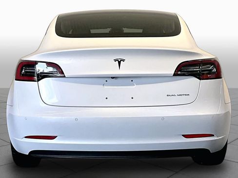Used 2018 Tesla Model 3 Long Range AWD/4WD image 4