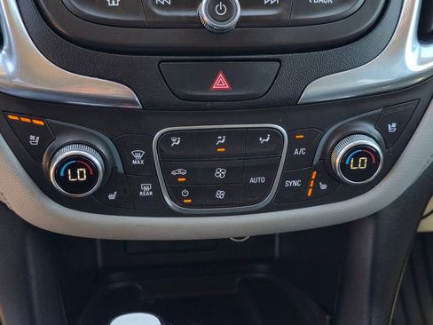 Used 2020 Chevrolet Equinox Premier image 23