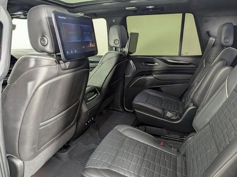 Used 2023 Cadillac Escalade V image 18