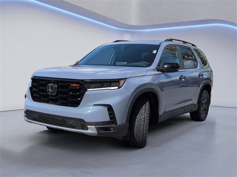 New 2025 Honda Pilot TrailSport image 11
