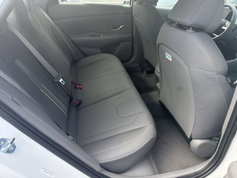 New 2026 Hyundai Elantra Hybrid FWD image 17