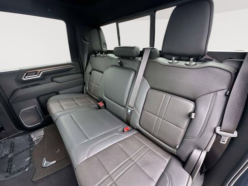 Used 2024 Chevrolet Silverado 3500 High Country w/ High Country Premium Package image 33