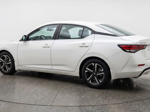Used 2025 Nissan Sentra SV image 6
