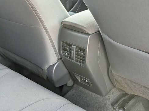 Used 2024 Toyota Corolla Cross LE FWD image 30