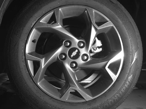 Used 2025 Chevrolet Trax LT FWD image 14