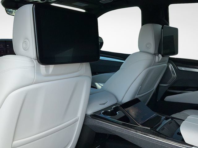 Used 2026 Cadillac Escalade V AWD/4WD image 17