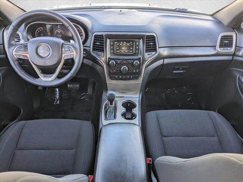 Used 2017 Jeep Grand Cherokee Laredo image 16
